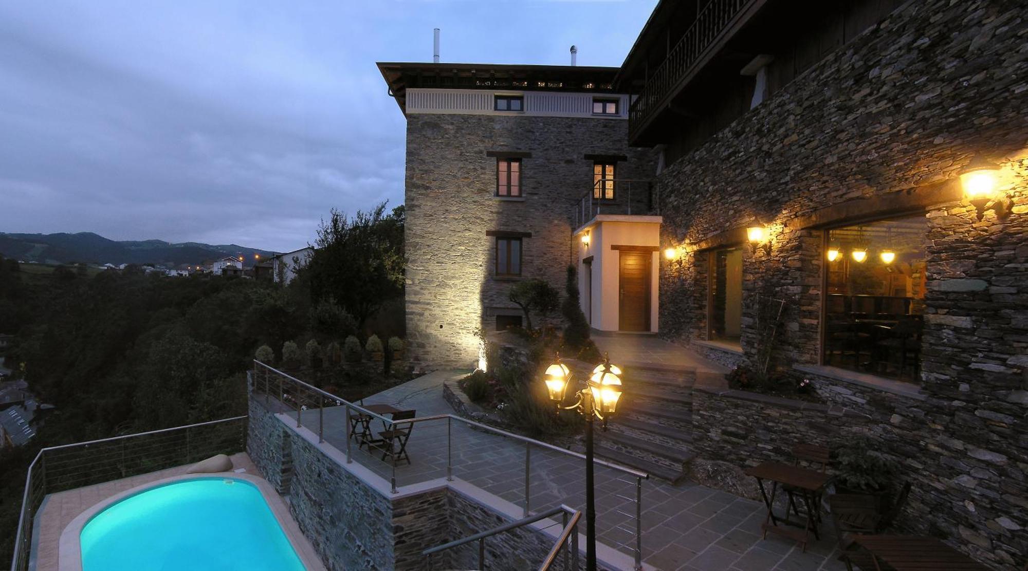 Casona El Gurugu Hotel Luarca Buitenkant foto
