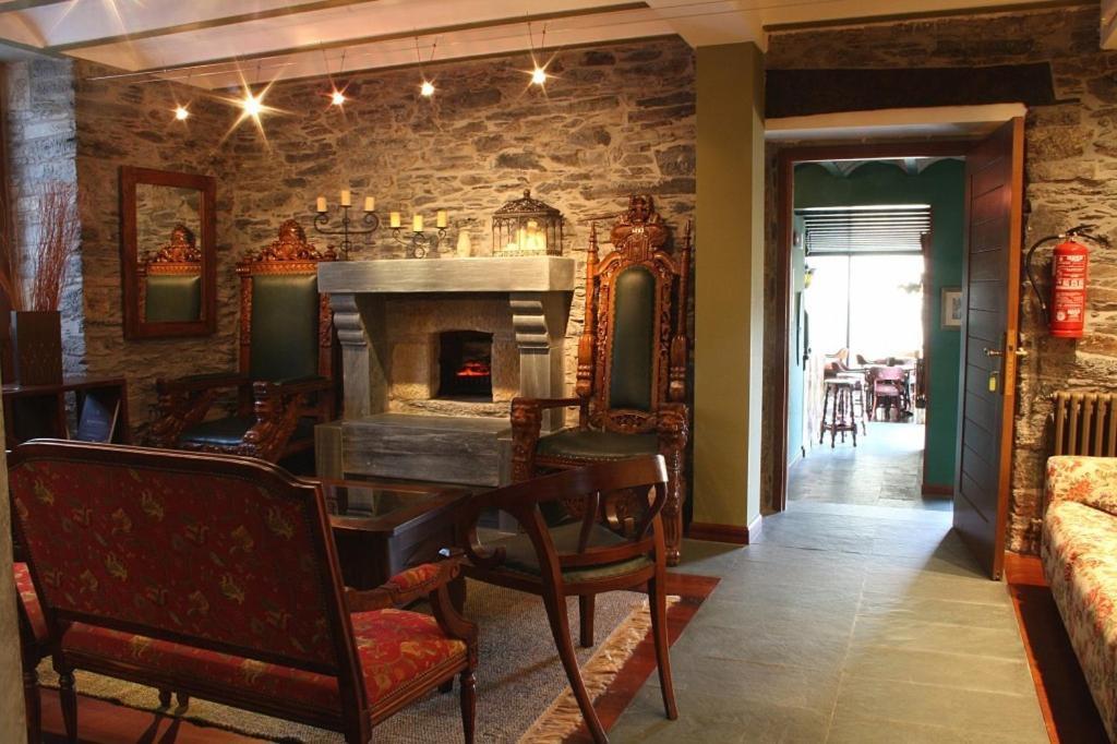 Casona El Gurugu Hotel Luarca Buitenkant foto